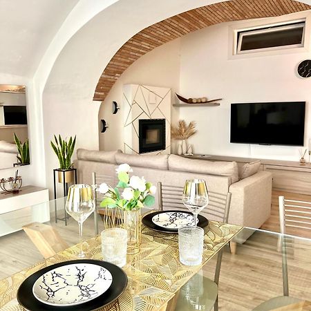 L'Arco Sul Lago • Gold Apartment Castro  Esterno foto