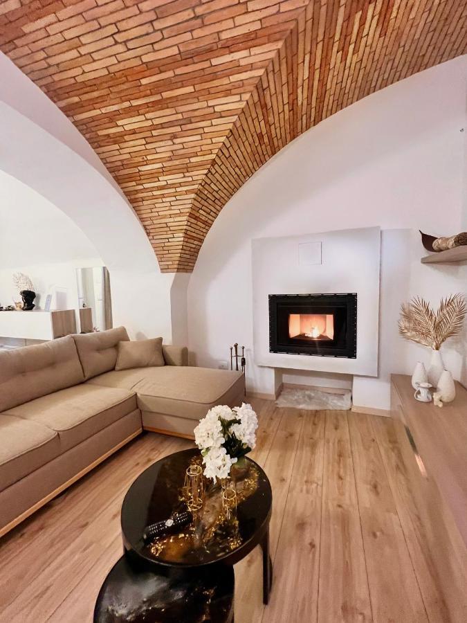 L'Arco Sul Lago • Gold Apartment Castro  Esterno foto