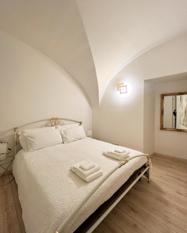 L'Arco Sul Lago • Gold Apartment Castro  Esterno foto