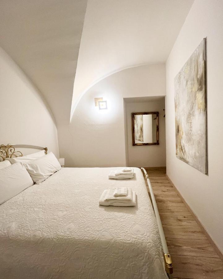 L'Arco Sul Lago • Gold Apartment Castro  Esterno foto