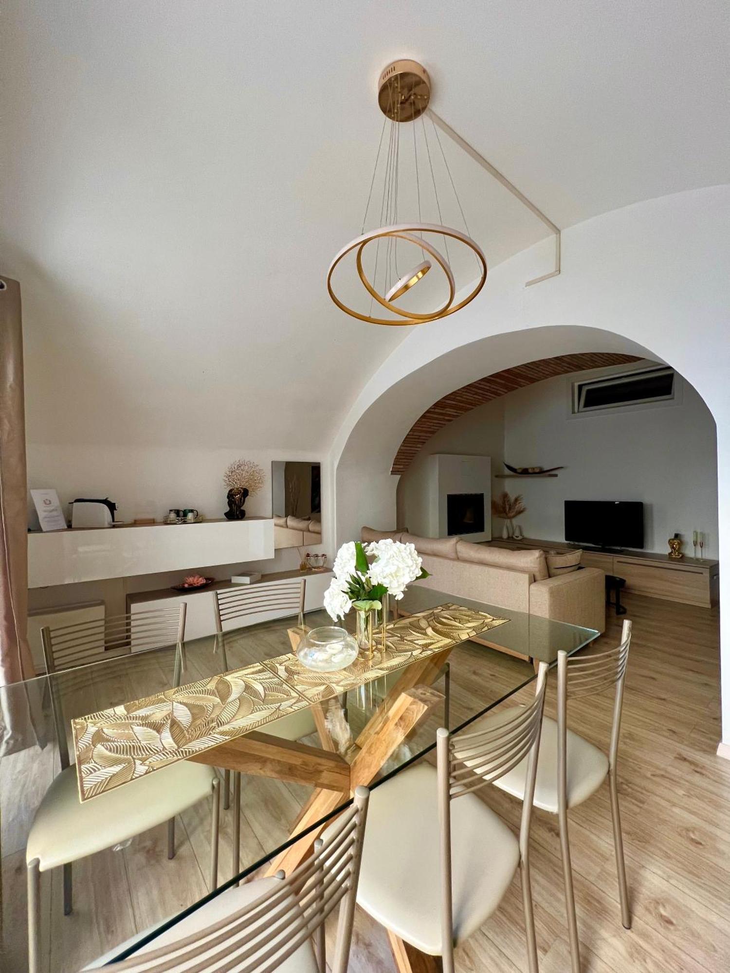 L'Arco Sul Lago • Gold Apartment Castro  Esterno foto