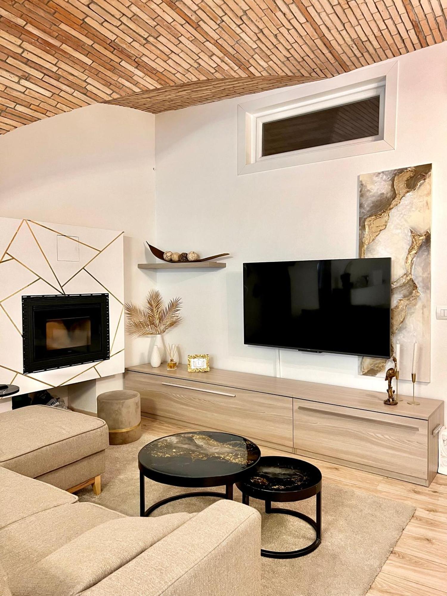 L'Arco Sul Lago • Gold Apartment Castro  Esterno foto