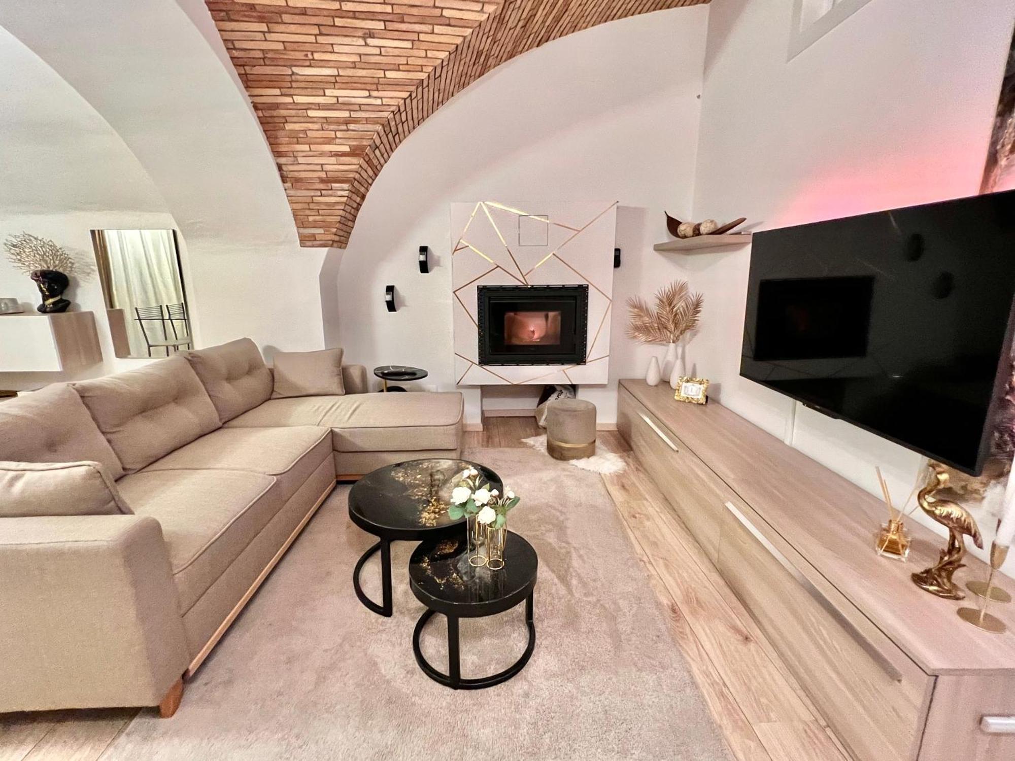 L'Arco Sul Lago • Gold Apartment Castro  Esterno foto
