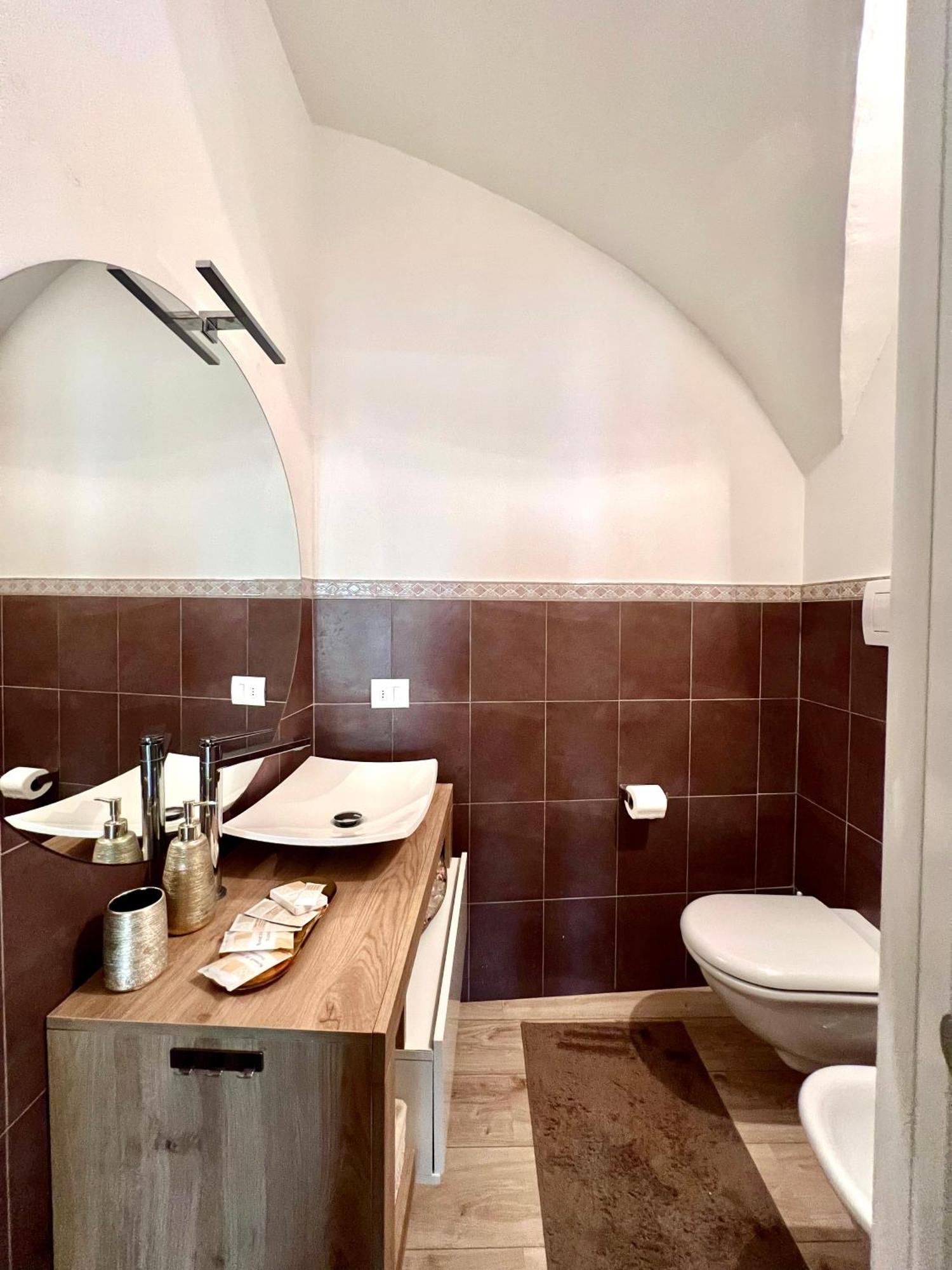 L'Arco Sul Lago • Gold Apartment Castro  Esterno foto