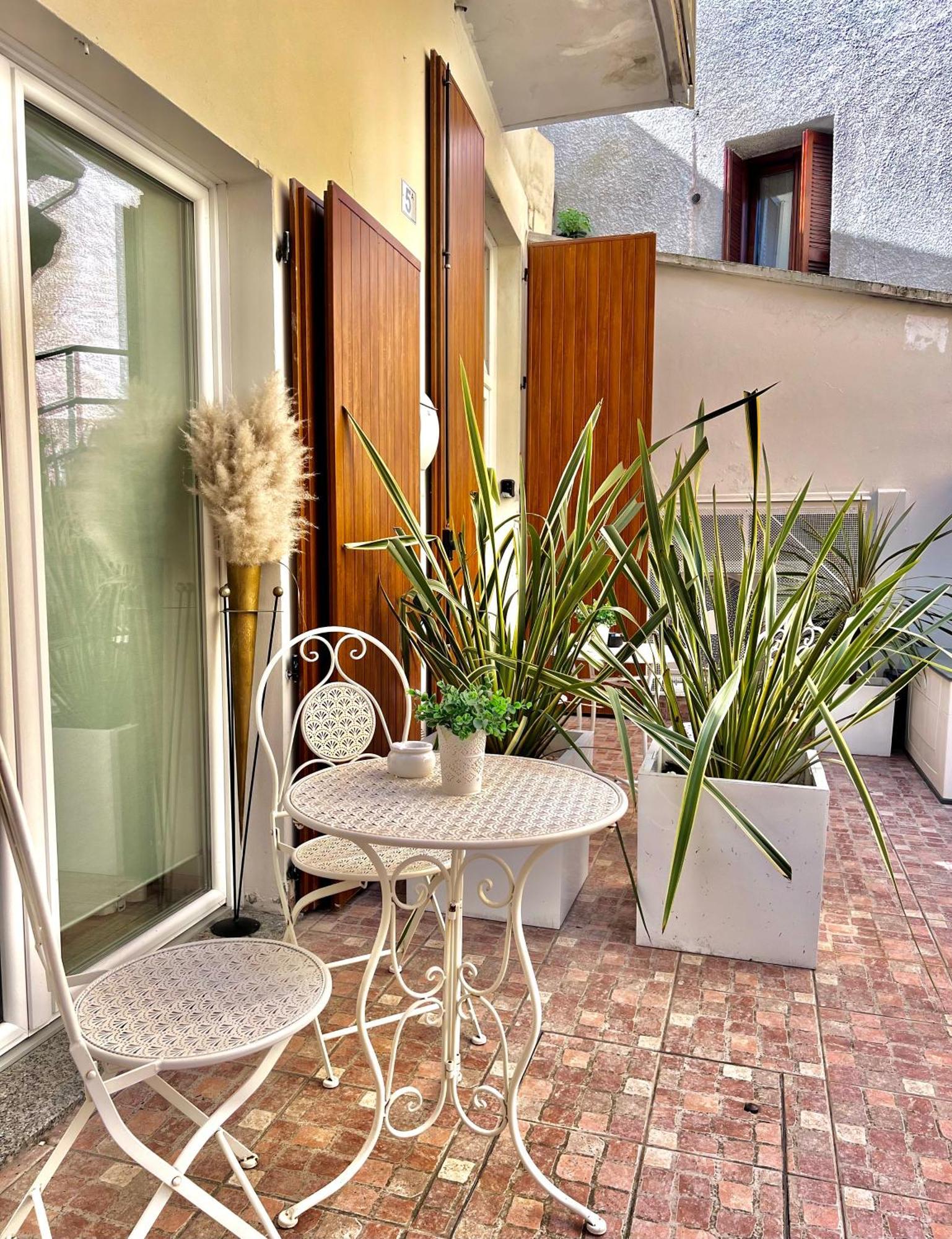 L'Arco Sul Lago • Gold Apartment Castro  Esterno foto